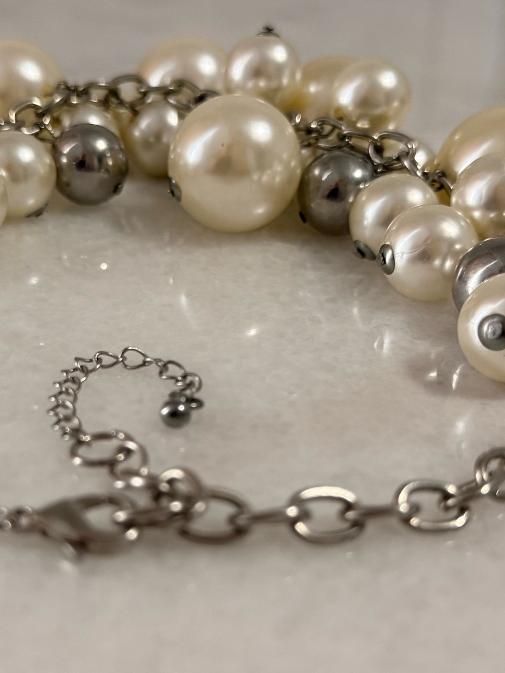 Chunky Faux Pearl Cluster Statement Bib Necklace - Picture 6 of 7